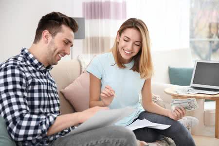 MoneyCheck l Kombiversicherung für Familien