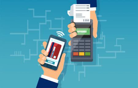 MoneyCheck | Google Pay und Apple Pay: Gehört Ihr Handy in Alufolie?